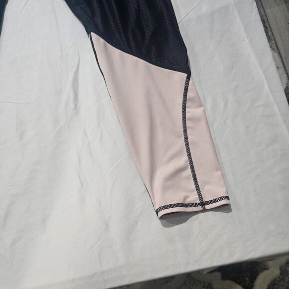 Marc New York Performance leggings half way down the leg vented material - Picture 2 of 7